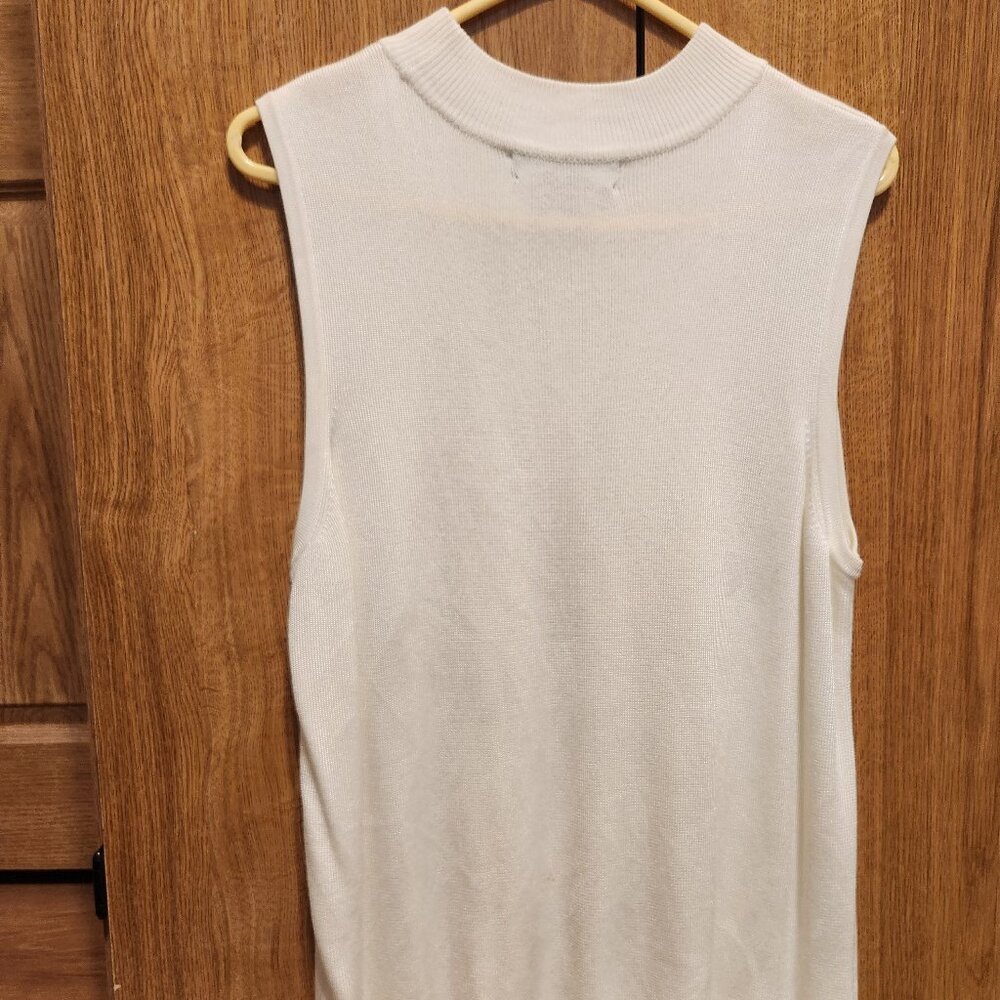 Women's Sleeveless Knit Sweater Mock Turtleneck - Picture 3 of 4